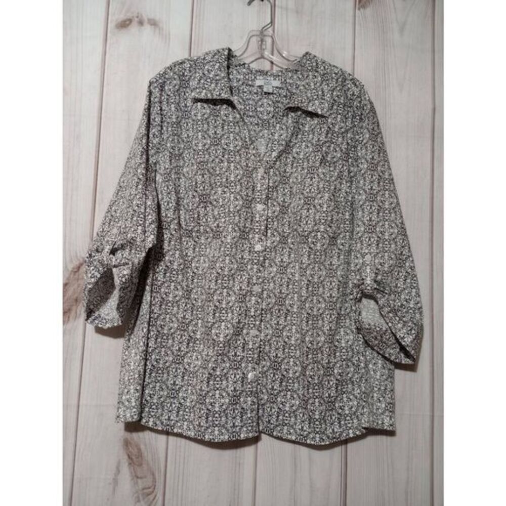 Croft & Barrow Womens 3X Black White Medallion Roll-Tab Sleeve Button‎ Down Top